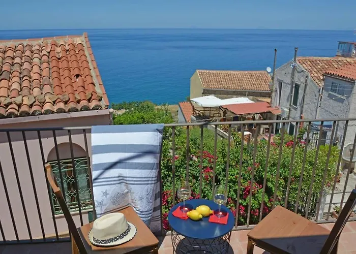 Donna Luna Terrazza S Ambrogio 公寓